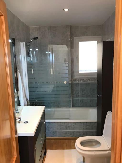 Carvajal, 2-bedroom Sea View Penthouse Appartement Fuengirola